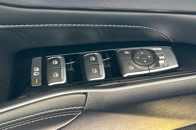 Photo of 2022 Gravity Grey Kia Sorento