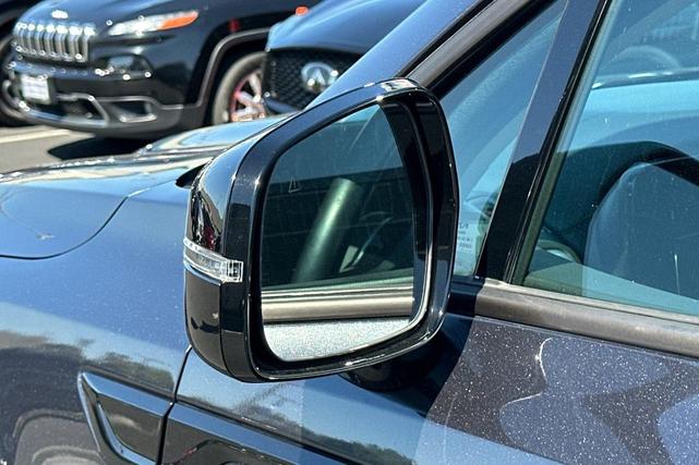Photo of 2022 Gravity Grey Kia Sorento