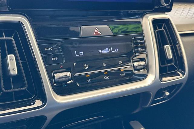 Photo of 2022 Gravity Grey Kia Sorento