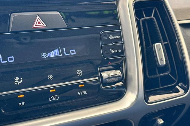 Photo of 2022 Gravity Grey Kia Sorento