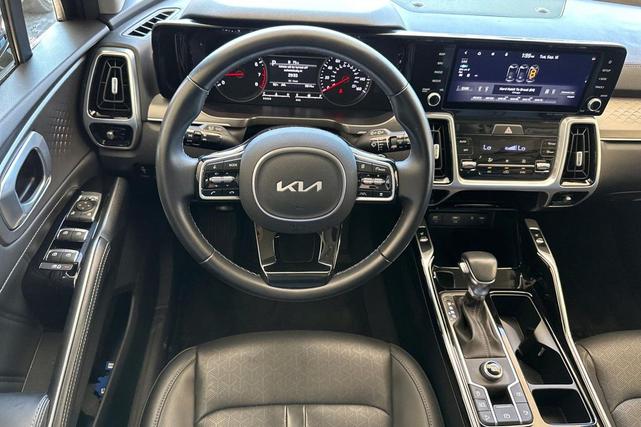 Photo of 2022 Gravity Grey Kia Sorento