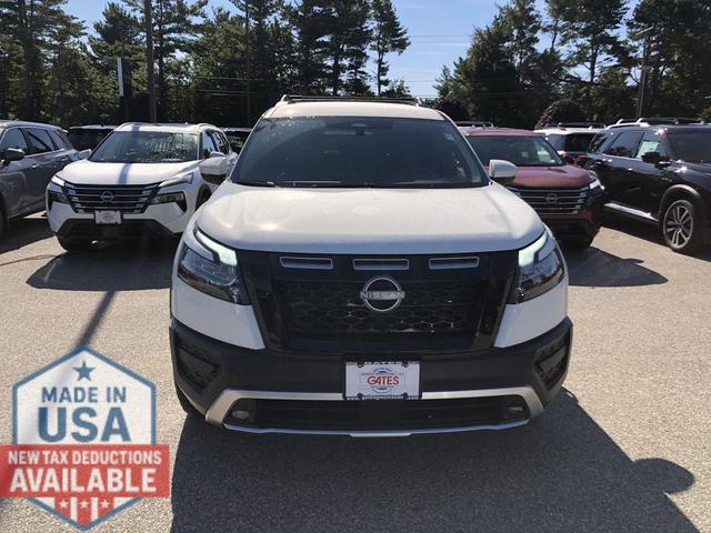 Photo of 2025 Glacier White Nissan Pathfinder