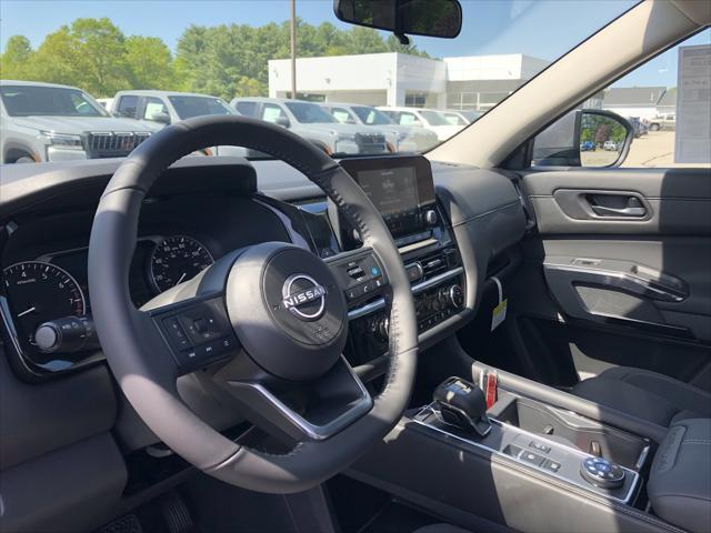 Photo of 2025 Gun Metallic Nissan Pathfinder