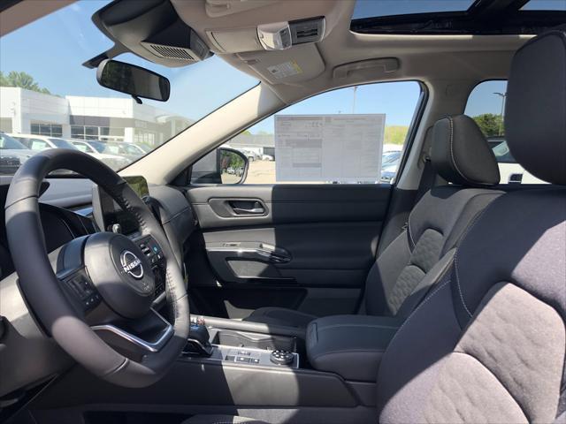 Photo of 2025 Gun Metallic Nissan Pathfinder