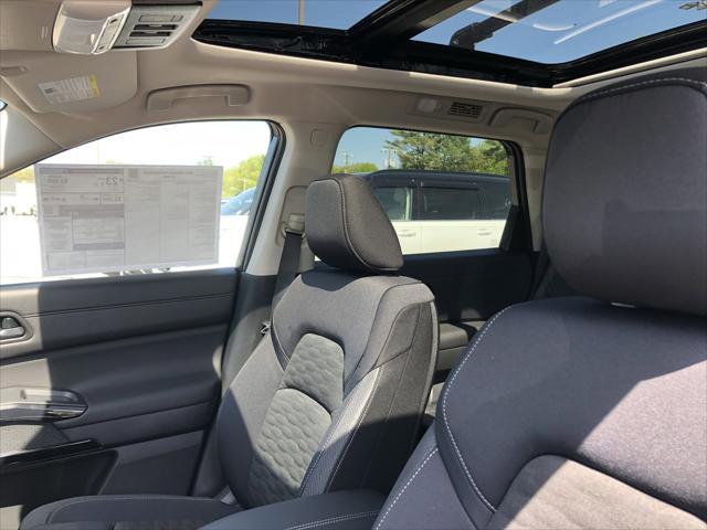Photo of 2025 Gun Metallic Nissan Pathfinder