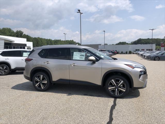 Photo of 2025 Champagne Silver Metallic Nissan Rogue