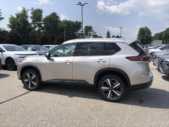 Photo of 2025 Champagne Silver Metallic Nissan Rogue