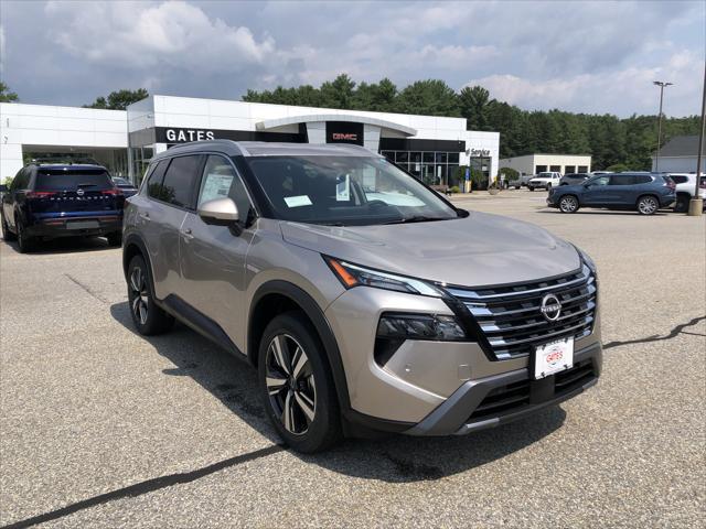 Photo of 2025 Champagne Silver Metallic Nissan Rogue