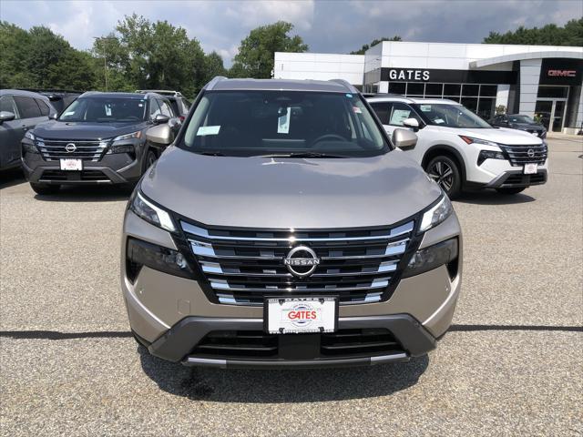 Photo of 2025 Champagne Silver Metallic Nissan Rogue