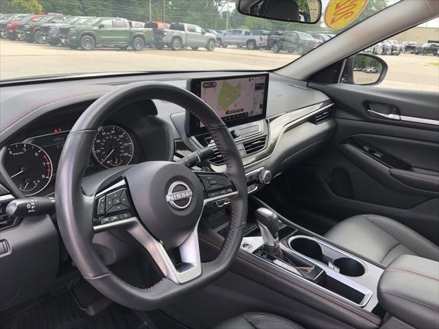 Photo of 2024 Deep Blue Pearl Nissan Altima
