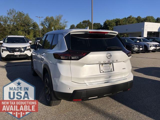 Photo of 2026 Everest White Pearl Tricoat Nissan Rogue