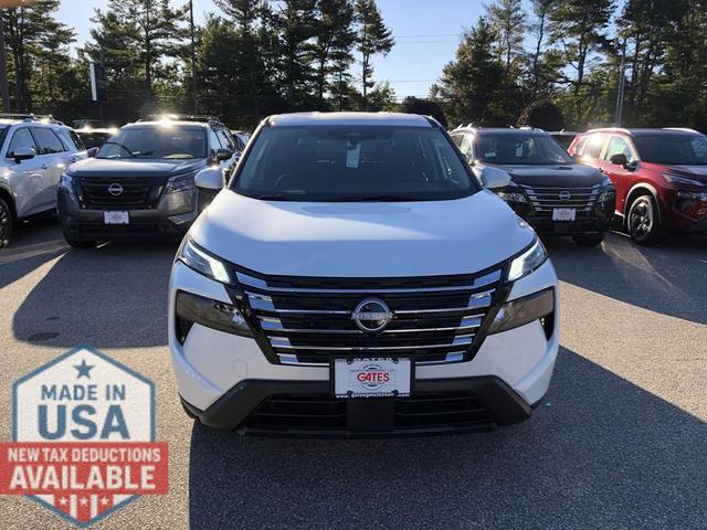 Photo of 2026 Everest White Pearl Tricoat Nissan Rogue
