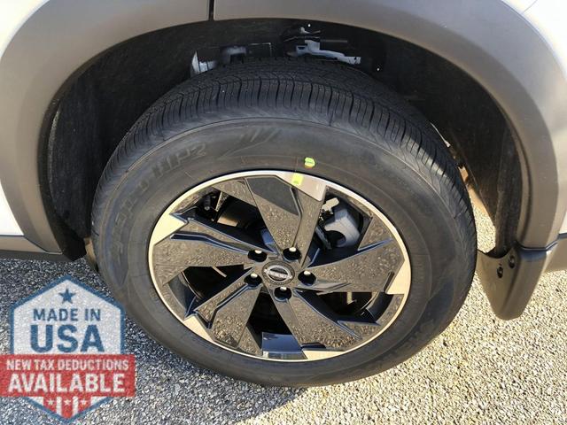 Photo of 2026 Everest White Pearl Tricoat Nissan Rogue