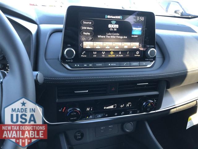 Photo of 2026 Everest White Pearl Tricoat Nissan Rogue