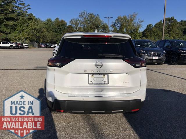 Photo of 2026 Everest White Pearl Tricoat Nissan Rogue