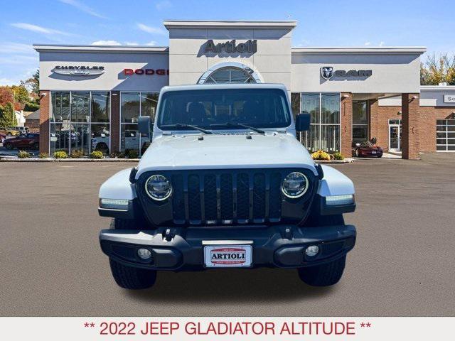 Photo of 2022 White Jeep Gladiator