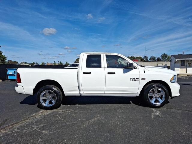 Photo of 2017 Bright White Clearcoat RAM 1500
