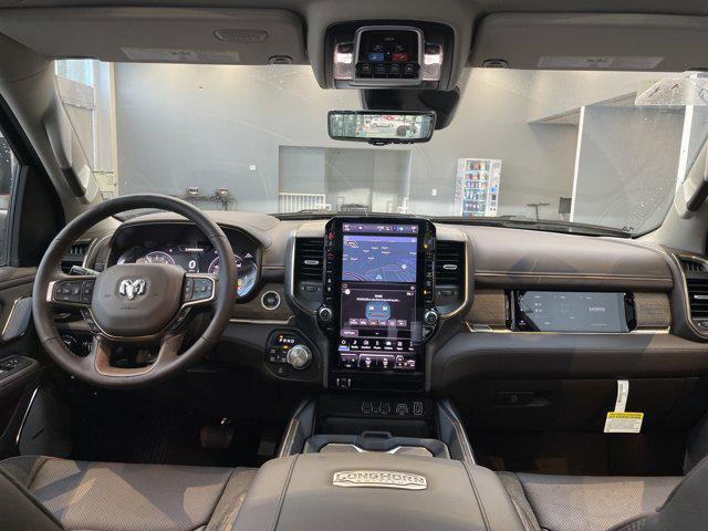 Photo of 2025 Diamond Black Crystal Pearlcoat RAM 1500