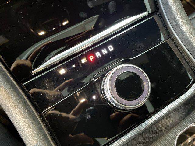 Photo of 2025 Diamond Black Crystal Pearlcoat Jeep Grand Cherokee L