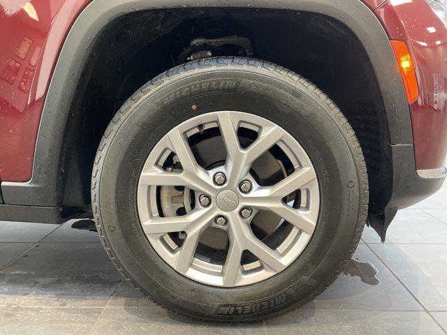 Photo of 2021 Velvet Red Pearlcoat Jeep Grand Cherokee L