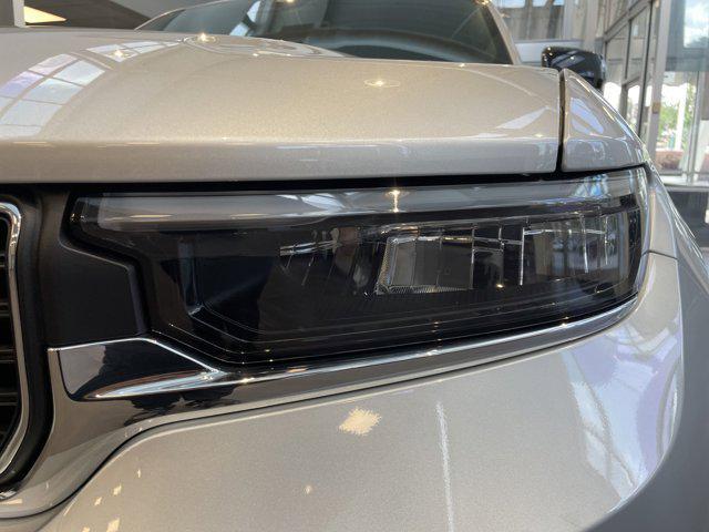 Photo of 2025 Silver Zynith Jeep Grand Cherokee L