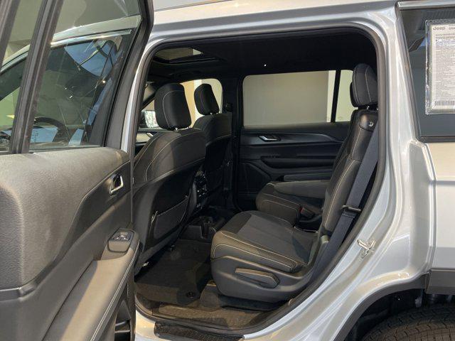 Photo of 2025 Silver Zynith Jeep Grand Cherokee L