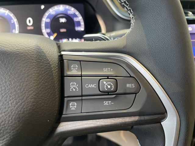 Photo of 2025 Velvet Red Pearlcoat Jeep Grand Cherokee