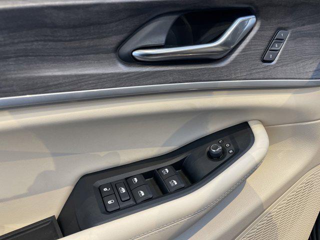 Photo of 2025 Velvet Red Pearlcoat Jeep Grand Cherokee