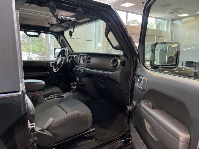 Photo of 2022 Black Clearcoat Jeep Wrangler