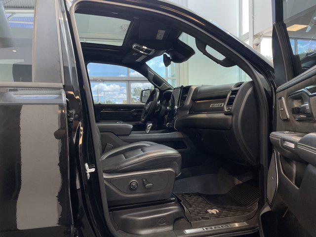Photo of 2022 Diamond Black Crystal Pearlcoat RAM 1500