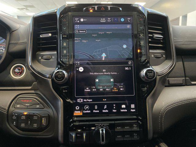 Photo of 2022 Diamond Black Crystal Pearlcoat RAM 1500