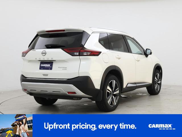 Photo of 2023 White Nissan Rogue