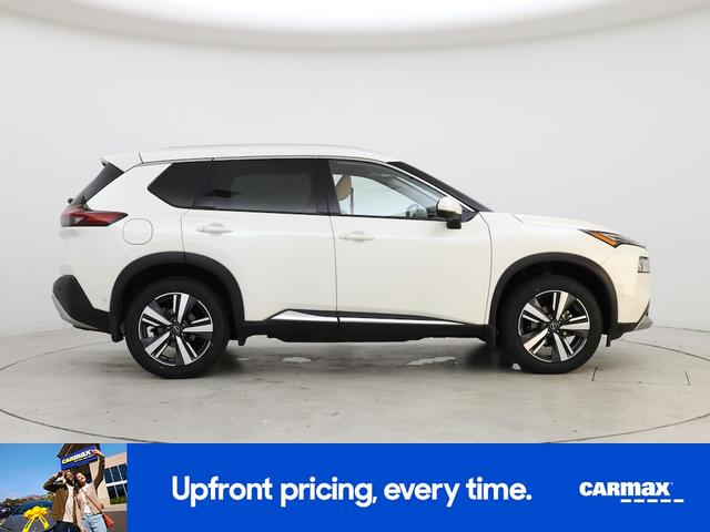 Photo of 2023 White Nissan Rogue