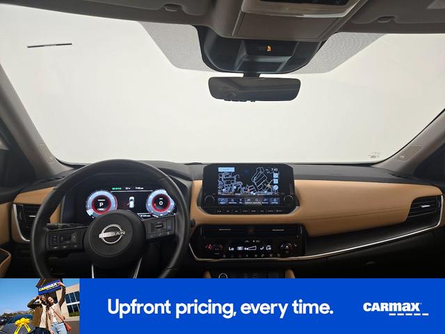 Photo of 2023 White Nissan Rogue