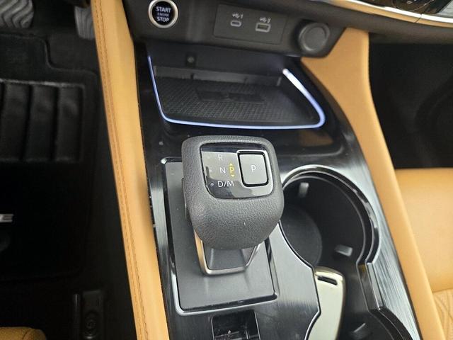 Photo of 2023 White Nissan Rogue