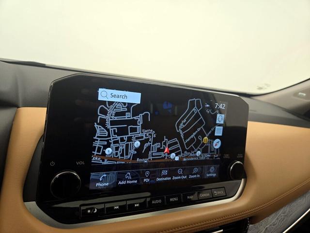 Photo of 2023 White Nissan Rogue