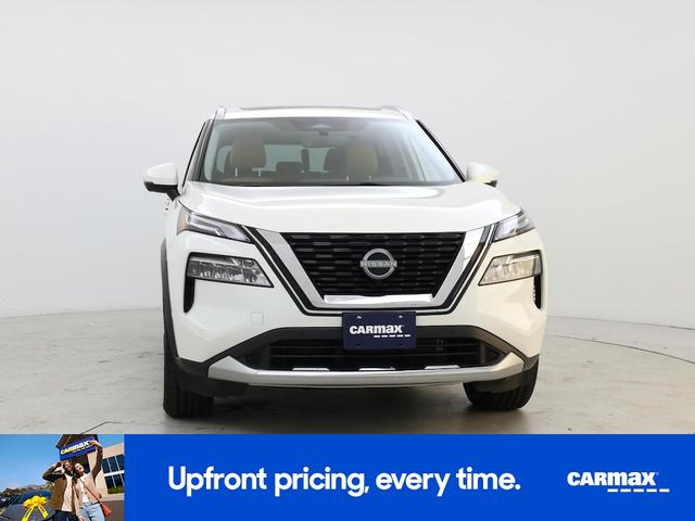 Photo of 2023 White Nissan Rogue