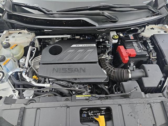 Photo of 2023 White Nissan Rogue