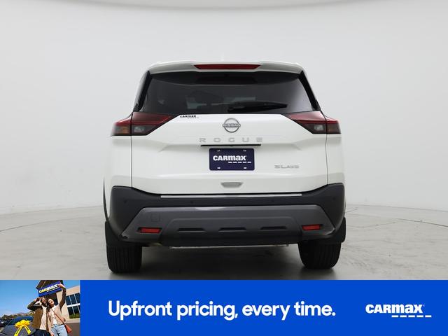 Photo of 2023 White Nissan Rogue