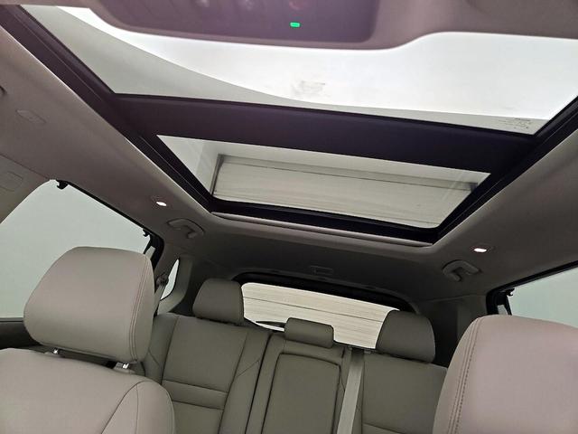 Photo of 2023 White Nissan Rogue