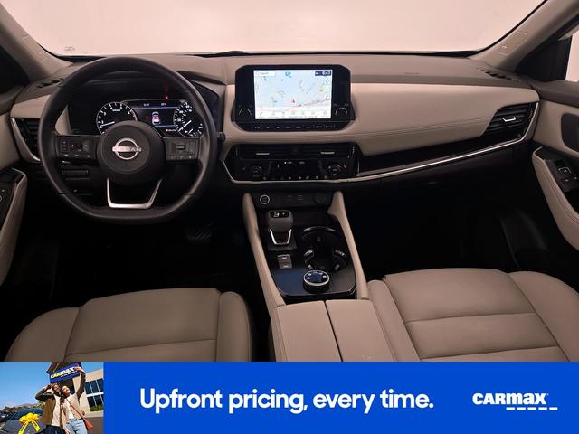 Photo of 2023 White Nissan Rogue