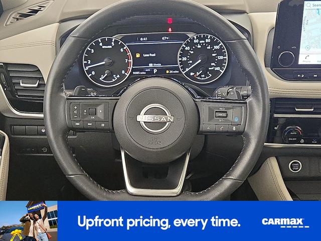 Photo of 2023 White Nissan Rogue