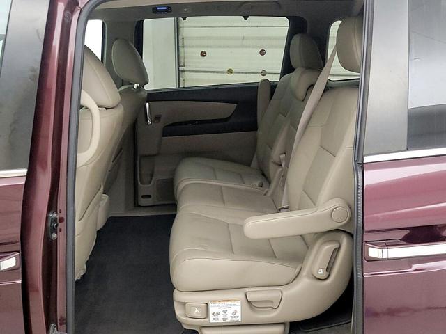 Photo of 2015 Burgundy Honda Odyssey