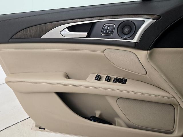 Photo of 2017 Gold Lincoln MKZ