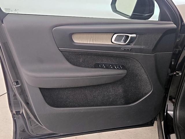 Photo of 2023 Black Volvo XC40