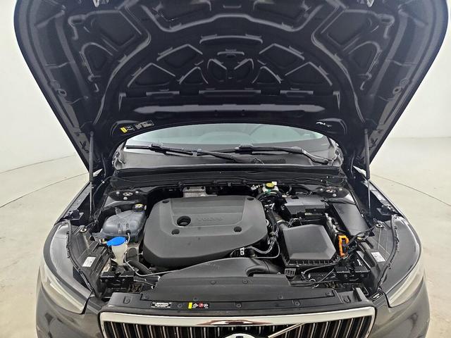 Photo of 2023 Black Volvo XC40
