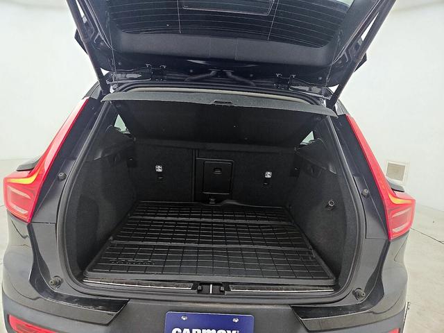 Photo of 2023 Black Volvo XC40