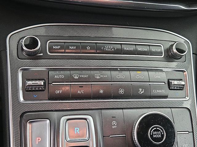 Photo of 2023 Gray Hyundai SANTA FE