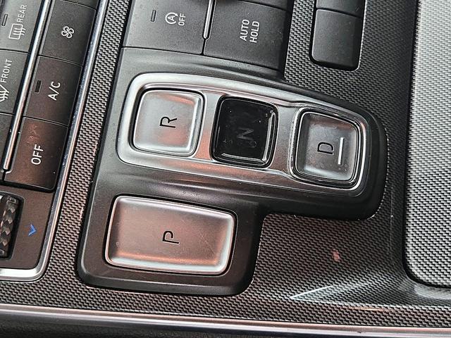 Photo of 2023 Gray Hyundai SANTA FE
