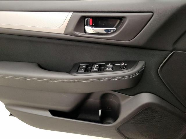 Photo of 2016 Gray Subaru Outback